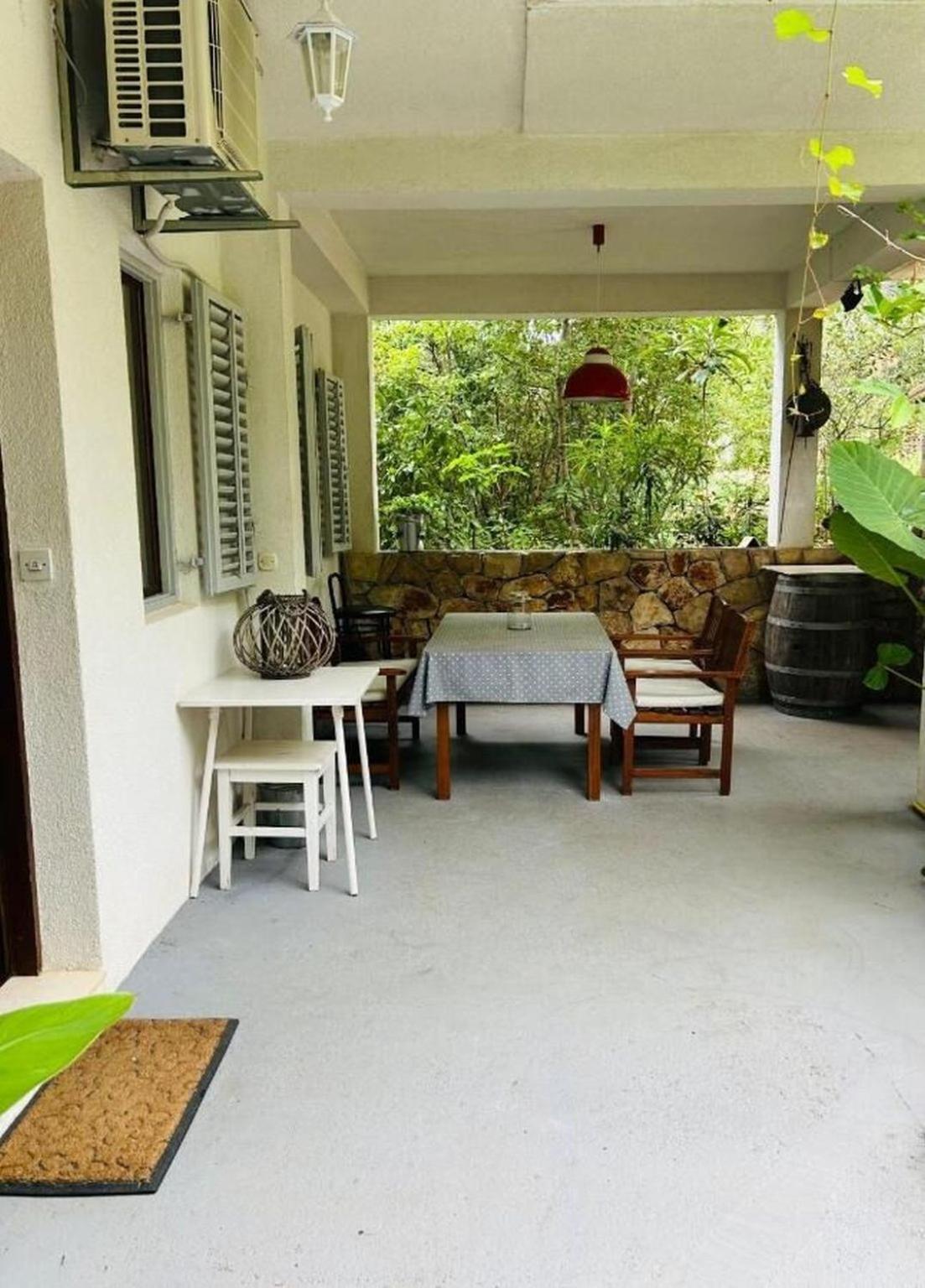 Apartments Matkov - Quite And Peaceful Location Jelsa  Exterior photo