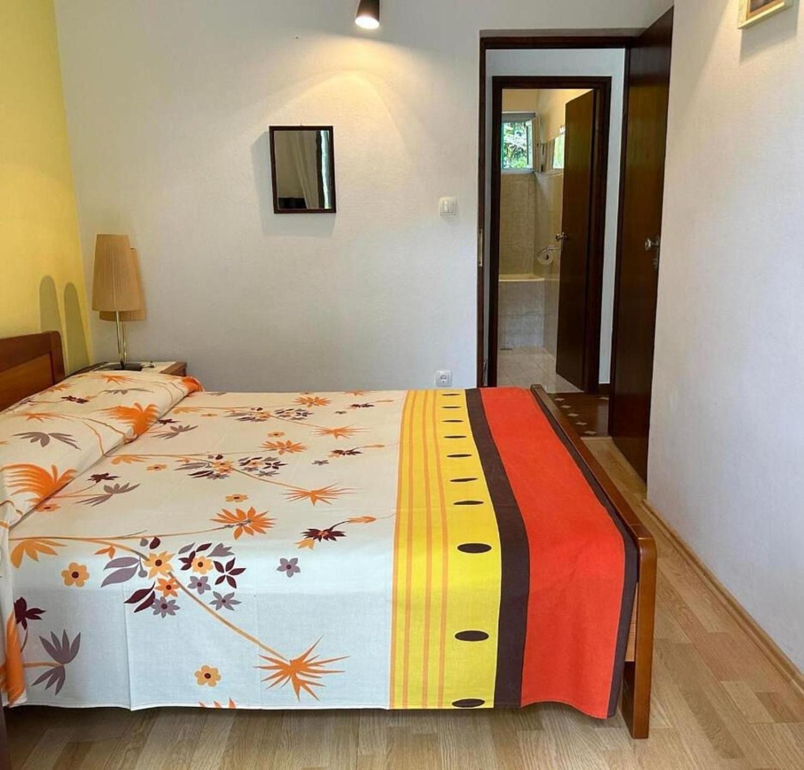 Apartments Matkov - Quite And Peaceful Location Jelsa  Exterior photo