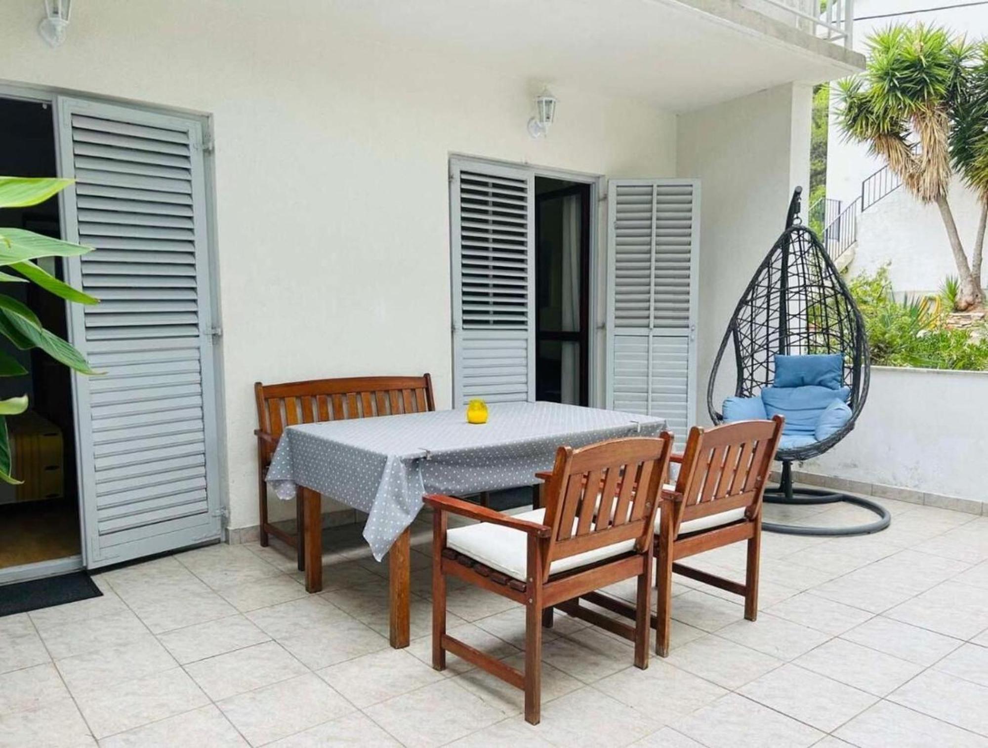 Apartments Matkov - Quite And Peaceful Location Jelsa  Exterior photo